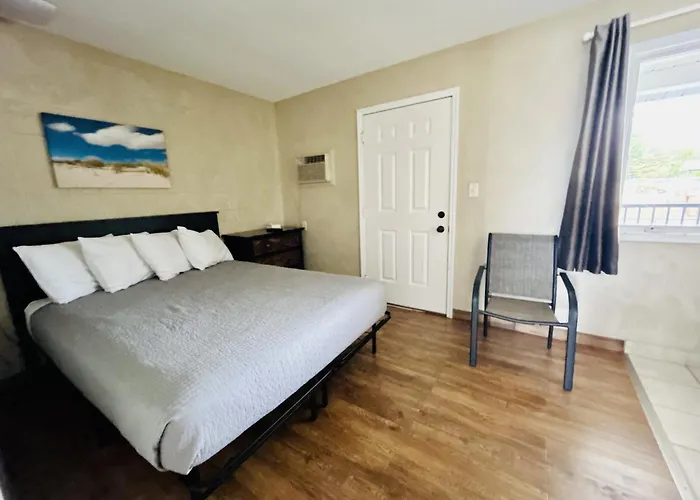 Silver Sands Hotel & Resort